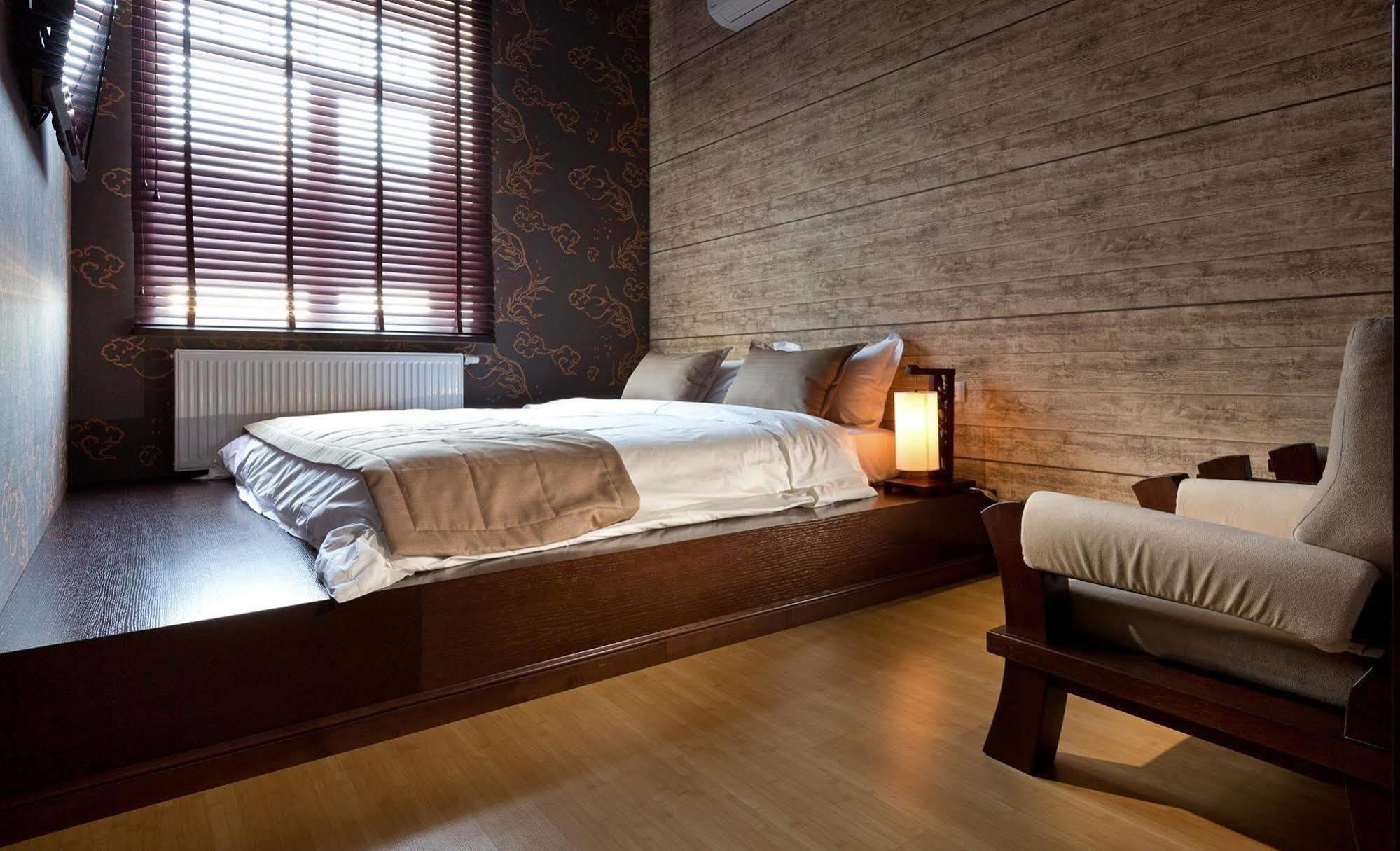 De Gaulle Boutique Hotel خاركيف المظهر الخارجي الصورة