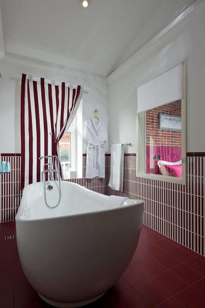 De Gaulle Boutique Hotel خاركيف المظهر الخارجي الصورة