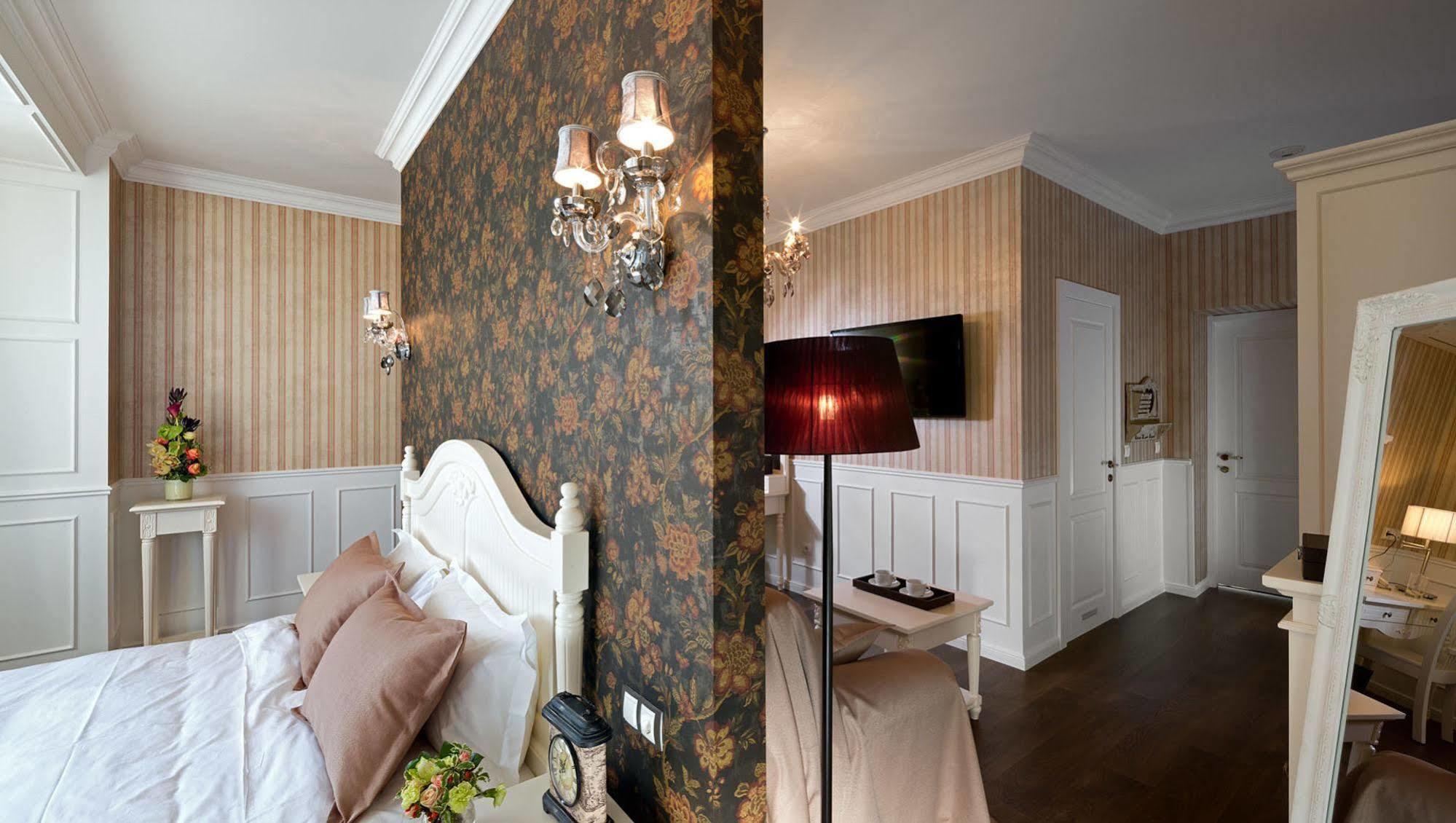 De Gaulle Boutique Hotel خاركيف المظهر الخارجي الصورة